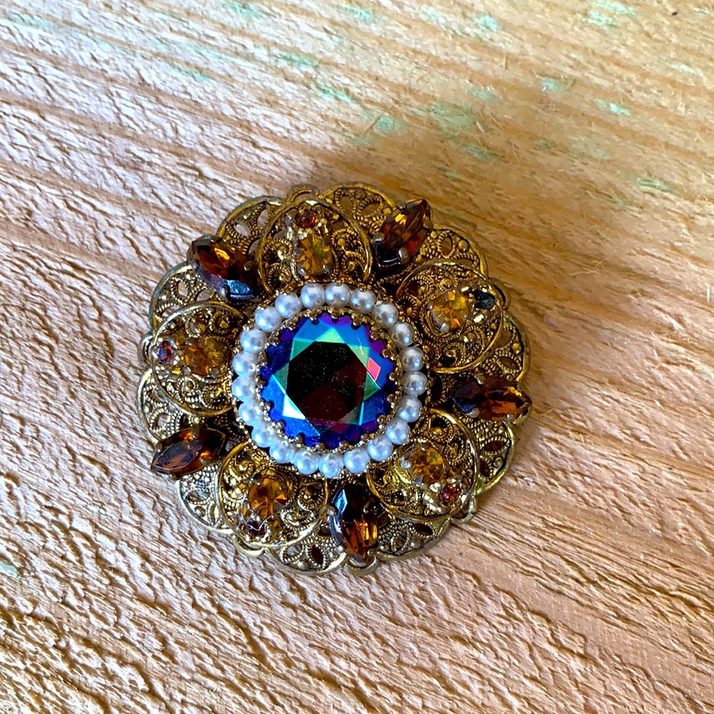 Vintage gold brooch